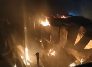 গাজীপুরে পাইকারী কাপড়ের মার্কেটে আগুন!